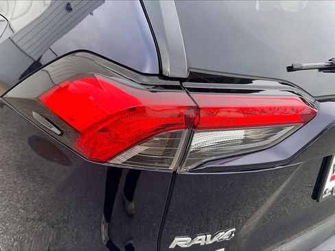 Used 2020 Toyota RAV4 XLE image 34