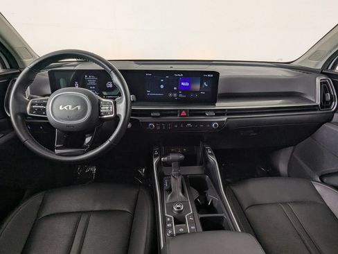 Used 2024 Kia Sorento S FWD image 16