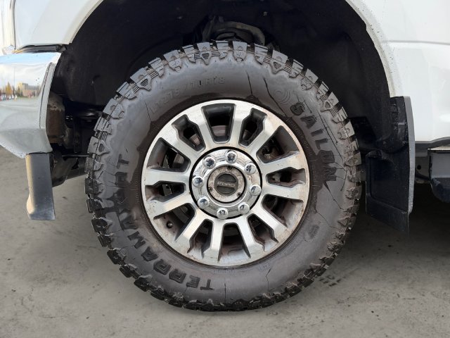 Used 2020 Ford F250 Lariat w/ Lariat Value Package AWD/4WD image 9