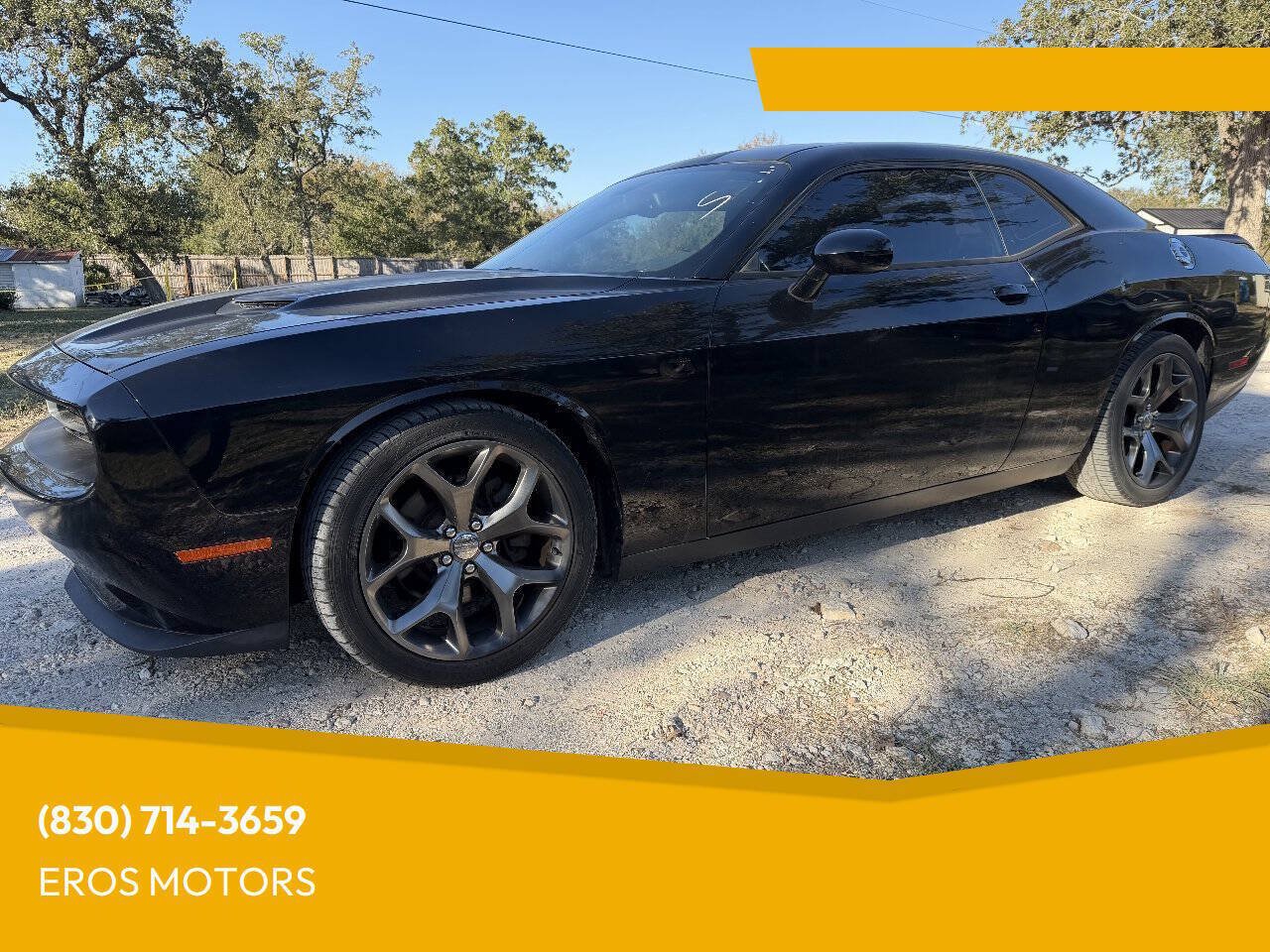 Used 2015 Dodge Challenger SXT Plus RWD image 1