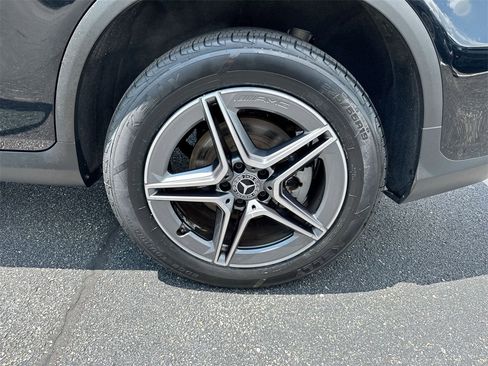 Used 2022 Mercedes-Benz GLC 300 4MATIC w/ AMG Line image 26