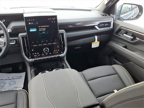 New 2026 GMC Yukon XL Elevation image 15