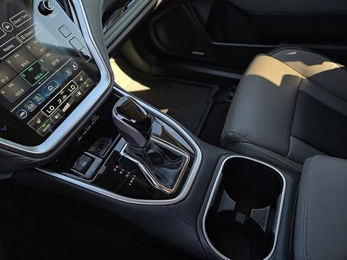 Certified 2025 Subaru Outback Onyx Edition XT image 21