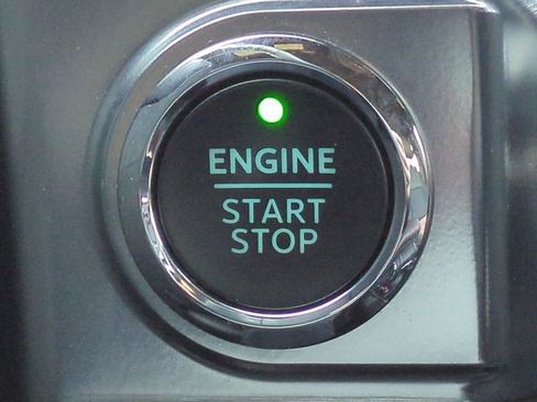 Used 2022 Ford F150 Lariat w/ Equipment Group 502A High image 28