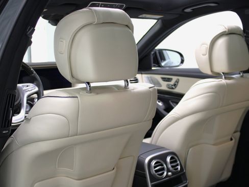 Used 2018 Mercedes-Benz S 560 Sedan image 38