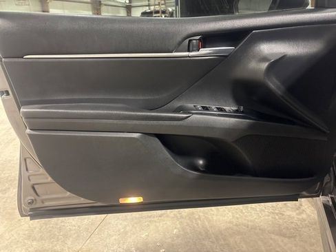 Used 2018 Toyota Camry L image 14