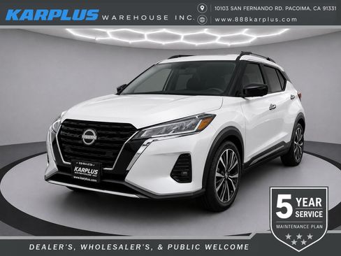 Used 2023 Nissan Kicks SV FWD image 1