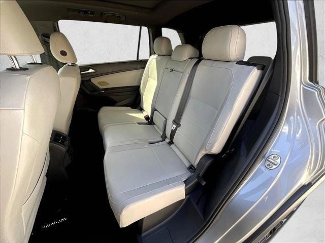 Used 2020 Volkswagen Tiguan SE R-Line FWD image 22