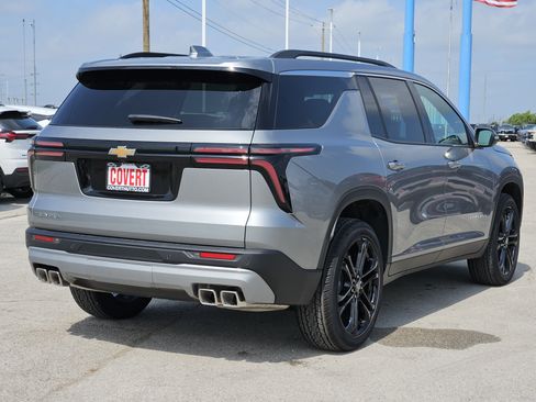 New 2026 Chevrolet Traverse LT FWD image 3