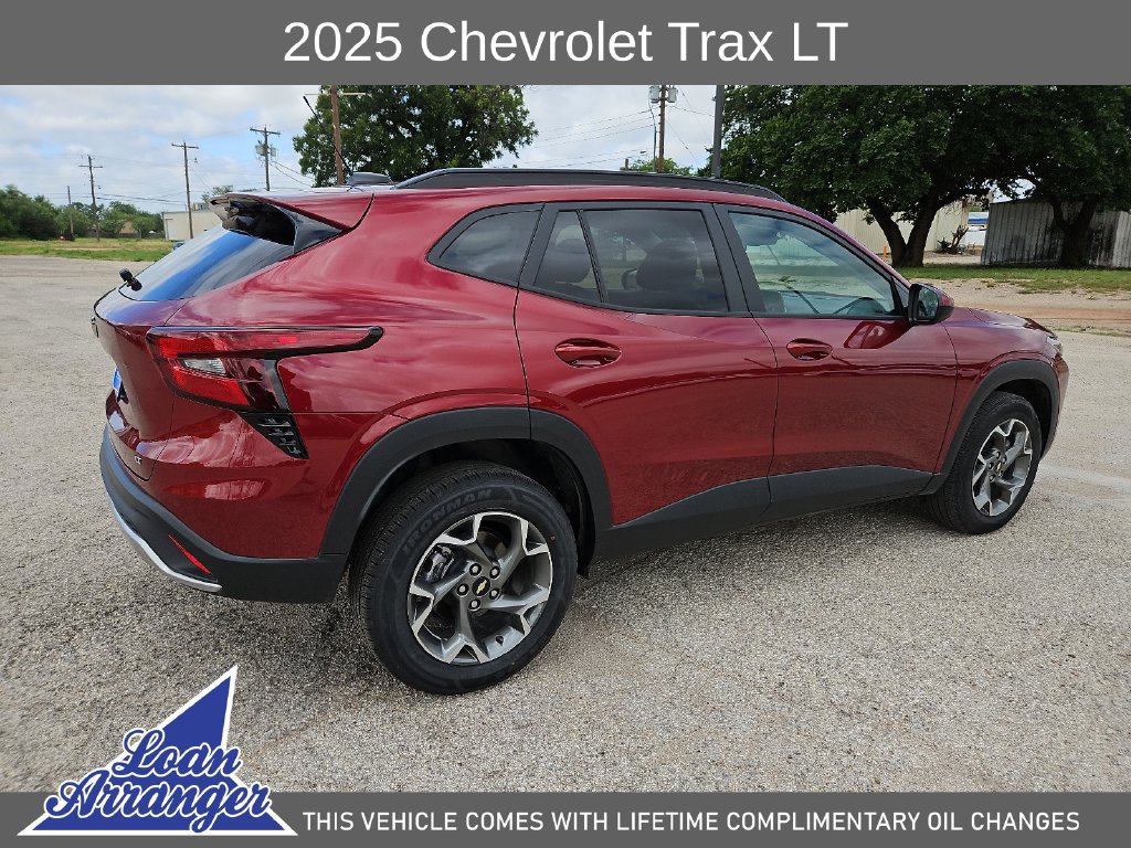 Used 2025 Chevrolet Trax LT FWD image 13