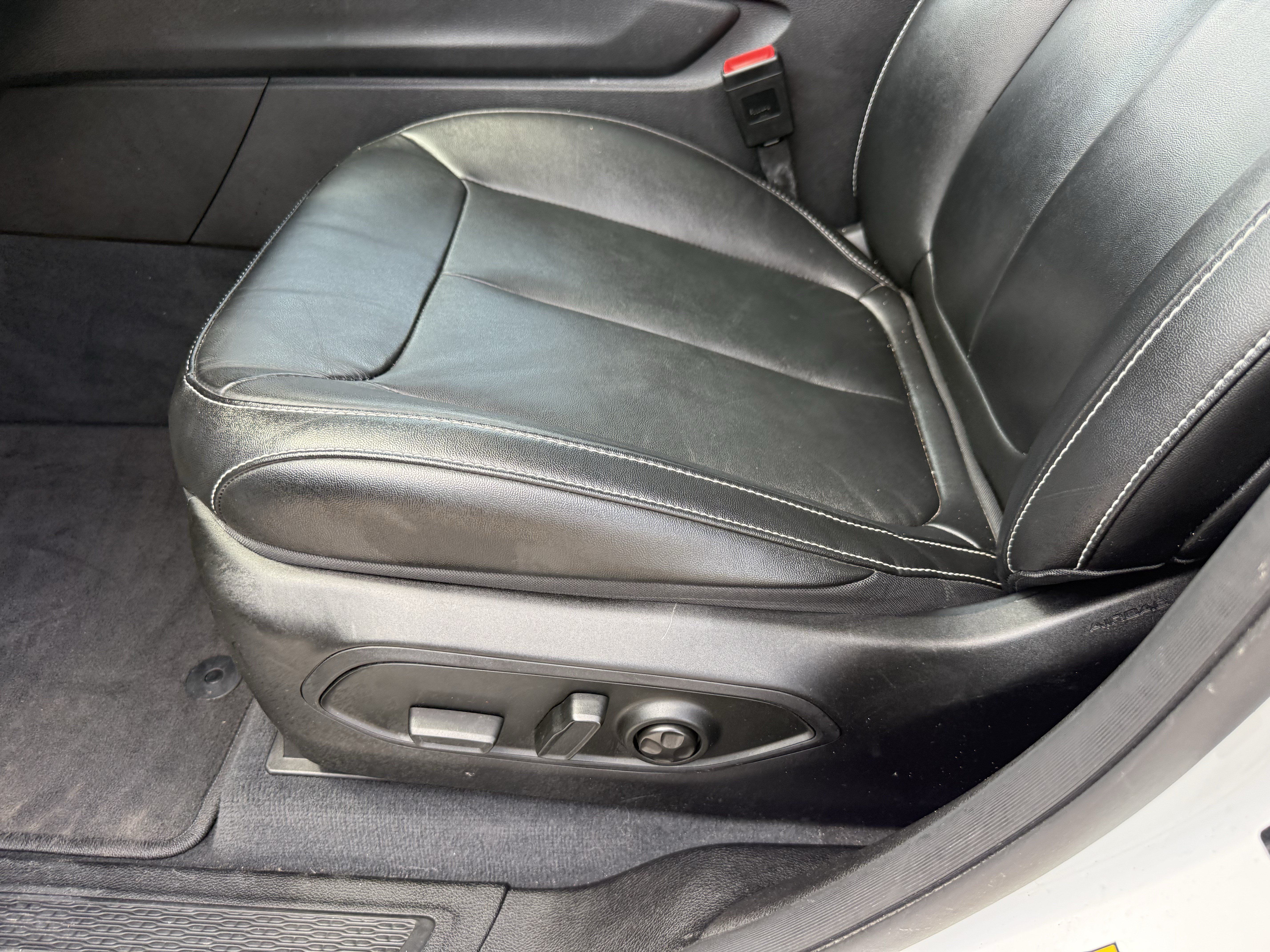 Used 2023 Jeep Grand Cherokee 4WD 4xe image 30