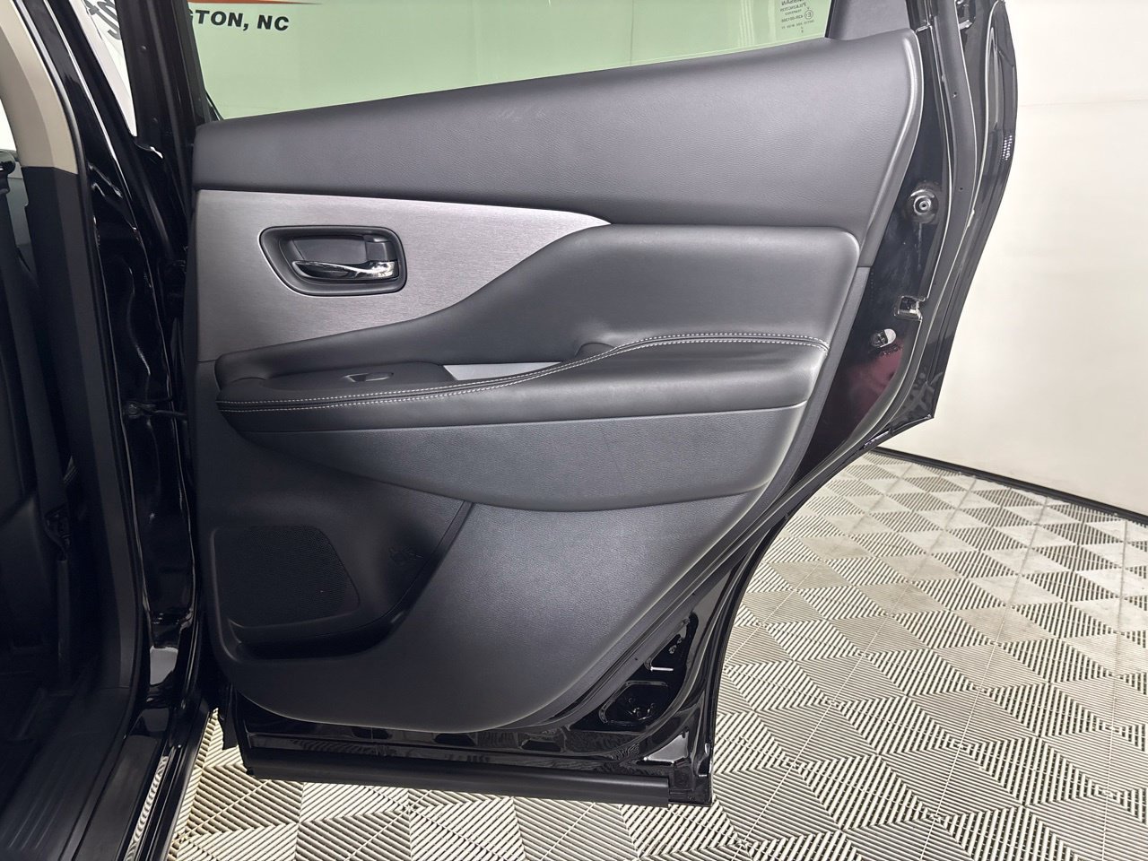 Used 2023 Nissan Murano SV w/ SV Midnight Edition Package AWD/4WD image 26