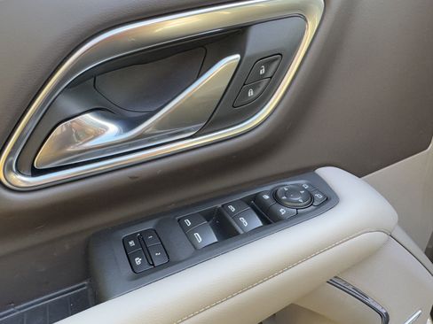 Used 2023 Chevrolet Tahoe Z71 w/ Luxury Package image 14