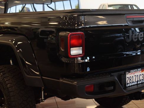 Used 2021 Jeep Gladiator Sport AWD/4WD image 15