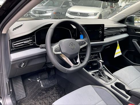 New 2026 Volkswagen Jetta SE image 8