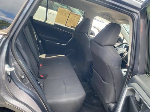 Used 2019 Toyota RAV4 LE w/ All Weather Liner Package AWD/4WD image 17