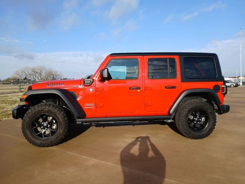 Used 2025 Jeep Wrangler Willys image 4