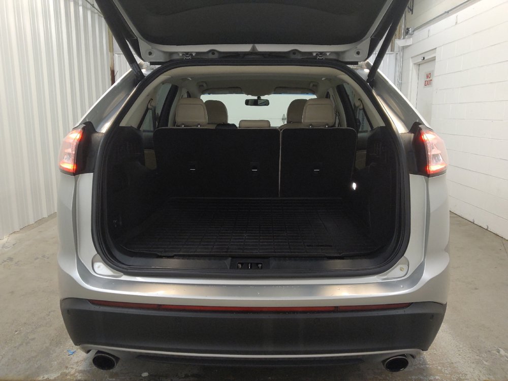 Used 2018 Ford Edge Titanium w/ Technology Package AWD/4WD image 29