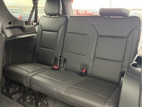 Used 2022 Chevrolet Suburban High Country image 23