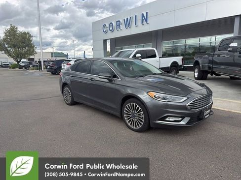 Used 2017 Ford Fusion SE image 1