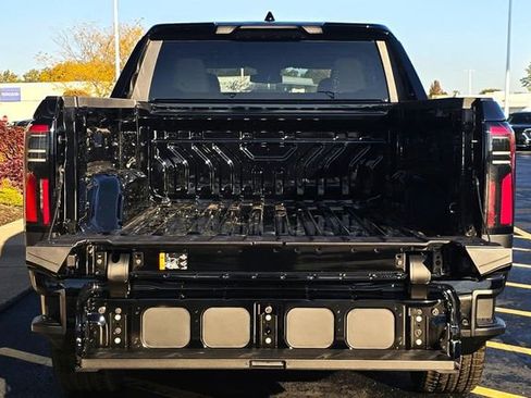 Used 2026 GMC Sierra EV Elevation AWD/4WD image 7