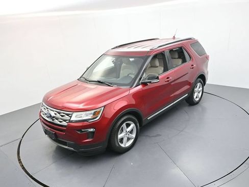 Used 2018 Ford Explorer XLT w/ Equipment Group 202A FWD image 37