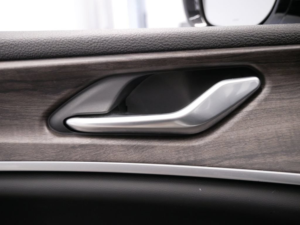 New 2026 Jeep Grand Cherokee Altitude AWD/4WD image 19