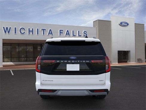 New 2025 Ford Expedition Max Platinum w/ Driver's Package image 5