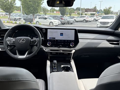 Used 2025 Lexus RX 350h w/ Accessory Package AWD/4WD image 29