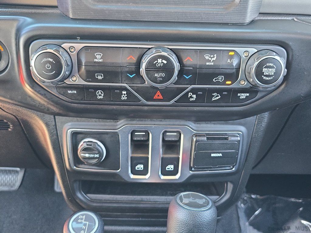 Used 2020 Jeep Wrangler Sport AWD/4WD image 25