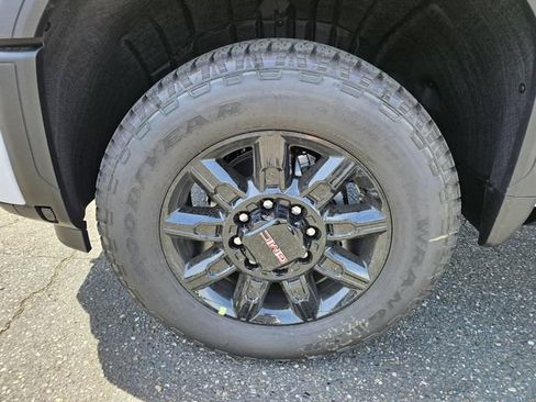 New 2026 GMC Sierra 3500 AT4 w/ AT4 Premium Plus Package AWD/4WD image 9