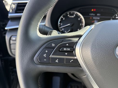 Certified 2025 INFINITI QX50 Pure image 17