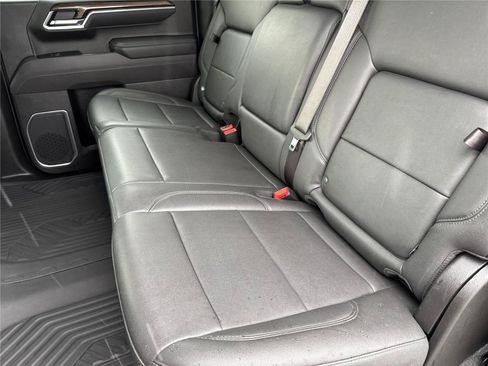 Used 2025 Chevrolet Silverado 1500 LT Trail Boss w/ LT Trail Boss Premium Package AWD/4WD image 32