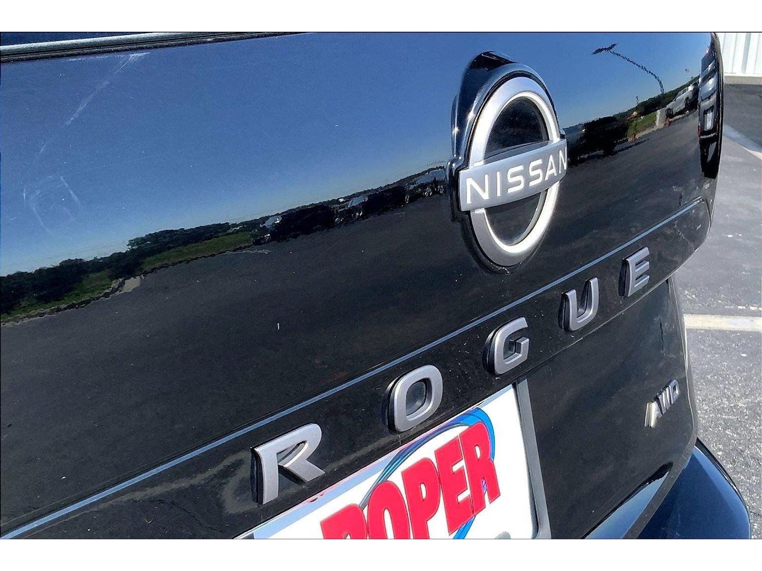 Used 2025 Nissan Rogue SV AWD/4WD image 30