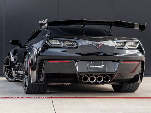 Used 2019 Chevrolet Corvette ZR1 w/ ZTK Track Performance Package RWD image 6
