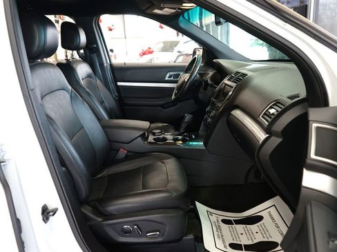 Used 2016 Ford Explorer XLT w/ Equipment Group 202A image 37