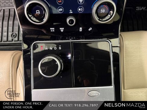 Used 2018 Land Rover Range Rover Velar R-Dynamic HSE AWD/4WD image 30