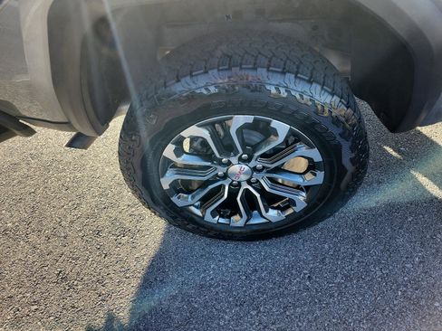 Certified 2024 GMC Canyon Denali image 6