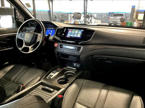 Used 2022 Honda Passport TrailSport image 14