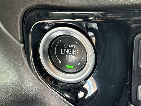 Used 2025 Chevrolet Silverado 1500 LT AWD/4WD image 18