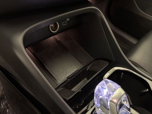 Used 2025 Volvo XC40 B5 Plus image 36