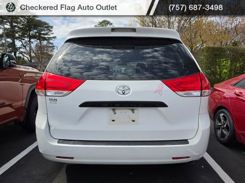 Used 2012 Toyota Sienna image 5