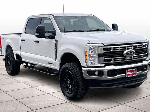 Used 2025 Ford F250 XLT image 2
