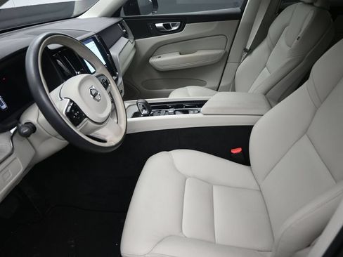 Used 2024 Volvo XC60 B5 Plus AWD/4WD image 11