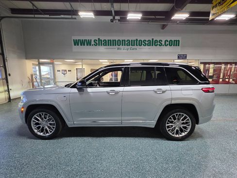 Used 2022 Jeep Grand Cherokee Summit image 11