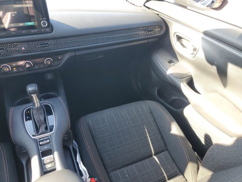 Used 2024 Honda HR-V Sport image 14