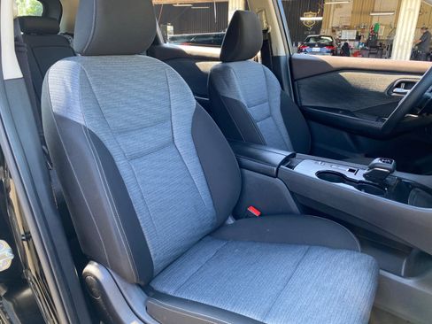 Used 2022 Nissan Rogue SV image 22