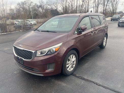 Used 2016 Kia Sedona LX image 1