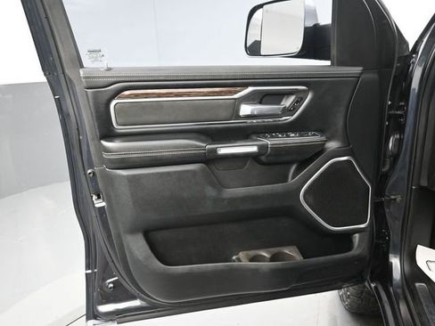 Used 2019 RAM 1500 Laramie image 13