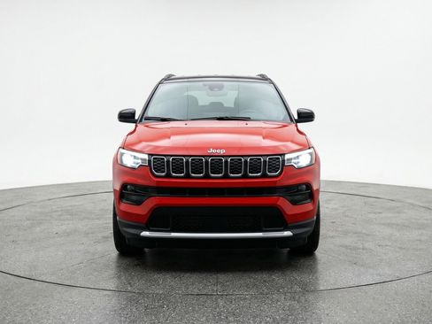 Used 2025 Jeep Compass Limited AWD/4WD image 2